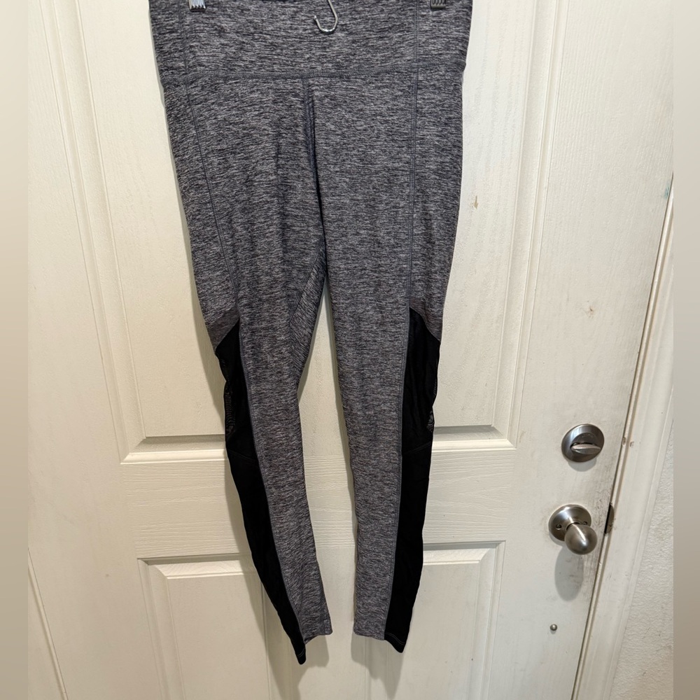 Pink Victoria's secret Ultimate Leggings‎